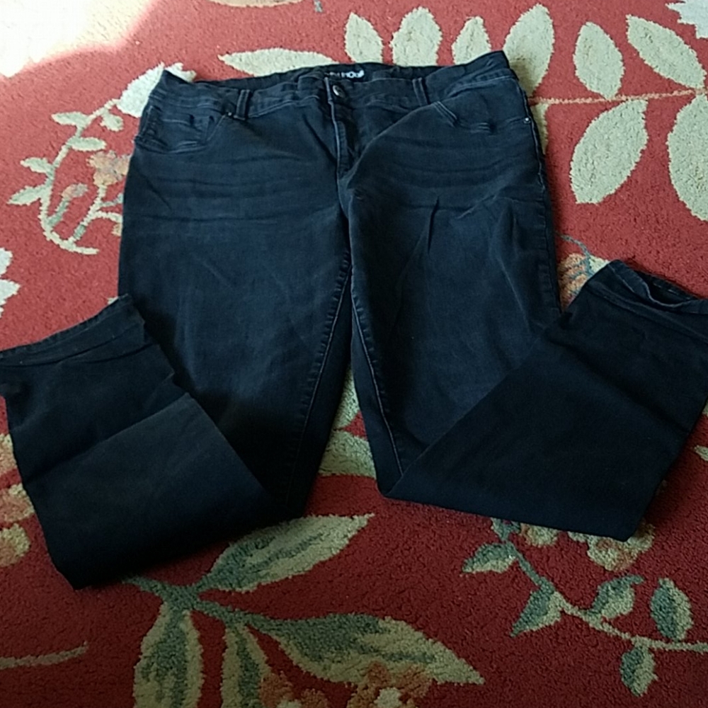 Maurice's black pant